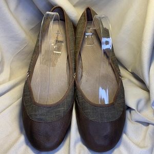 Patagonia comfortable flats in EUC hardly worn